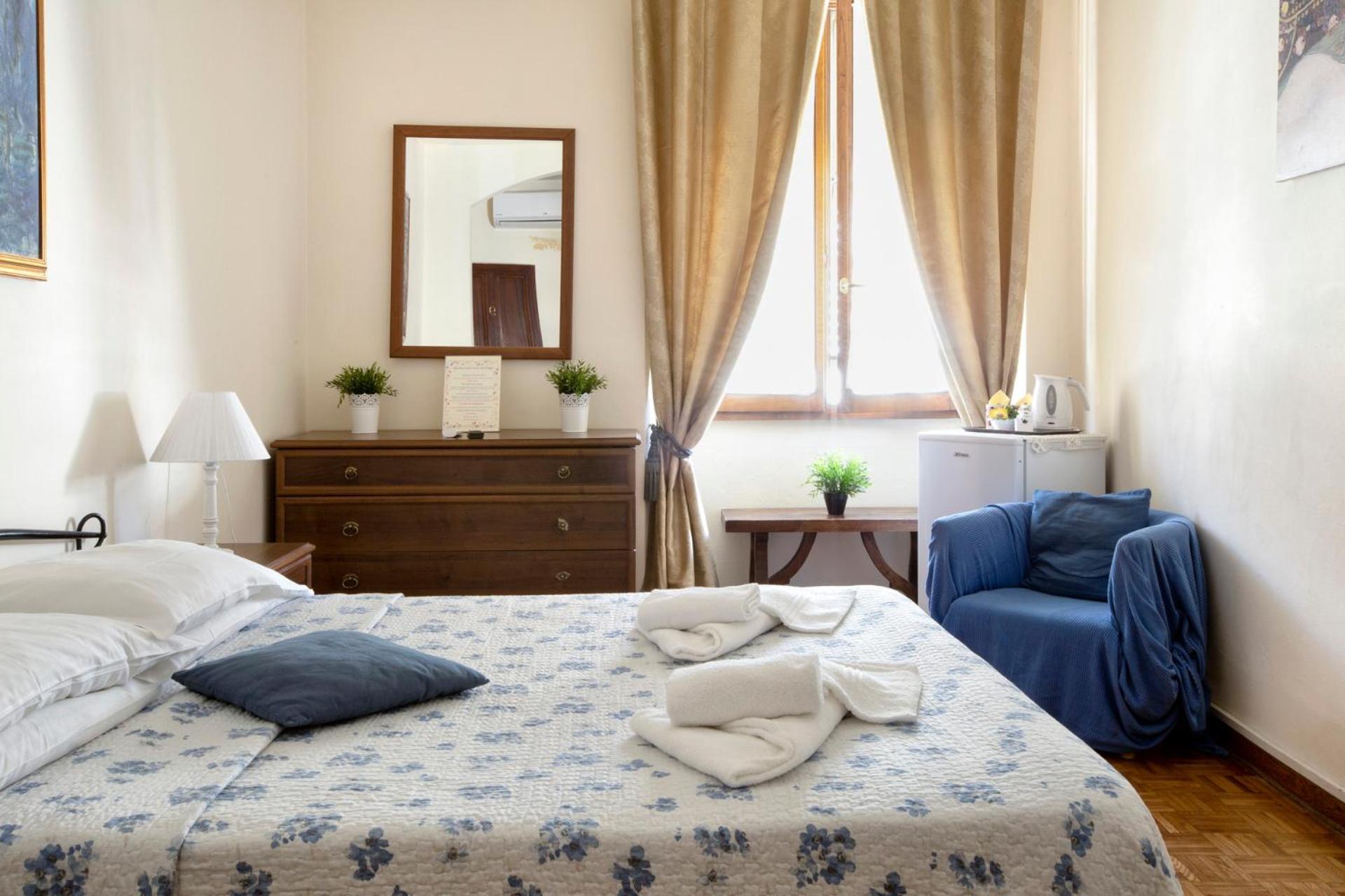 Double Room with Private External Bathroom,1216024363:JPEG