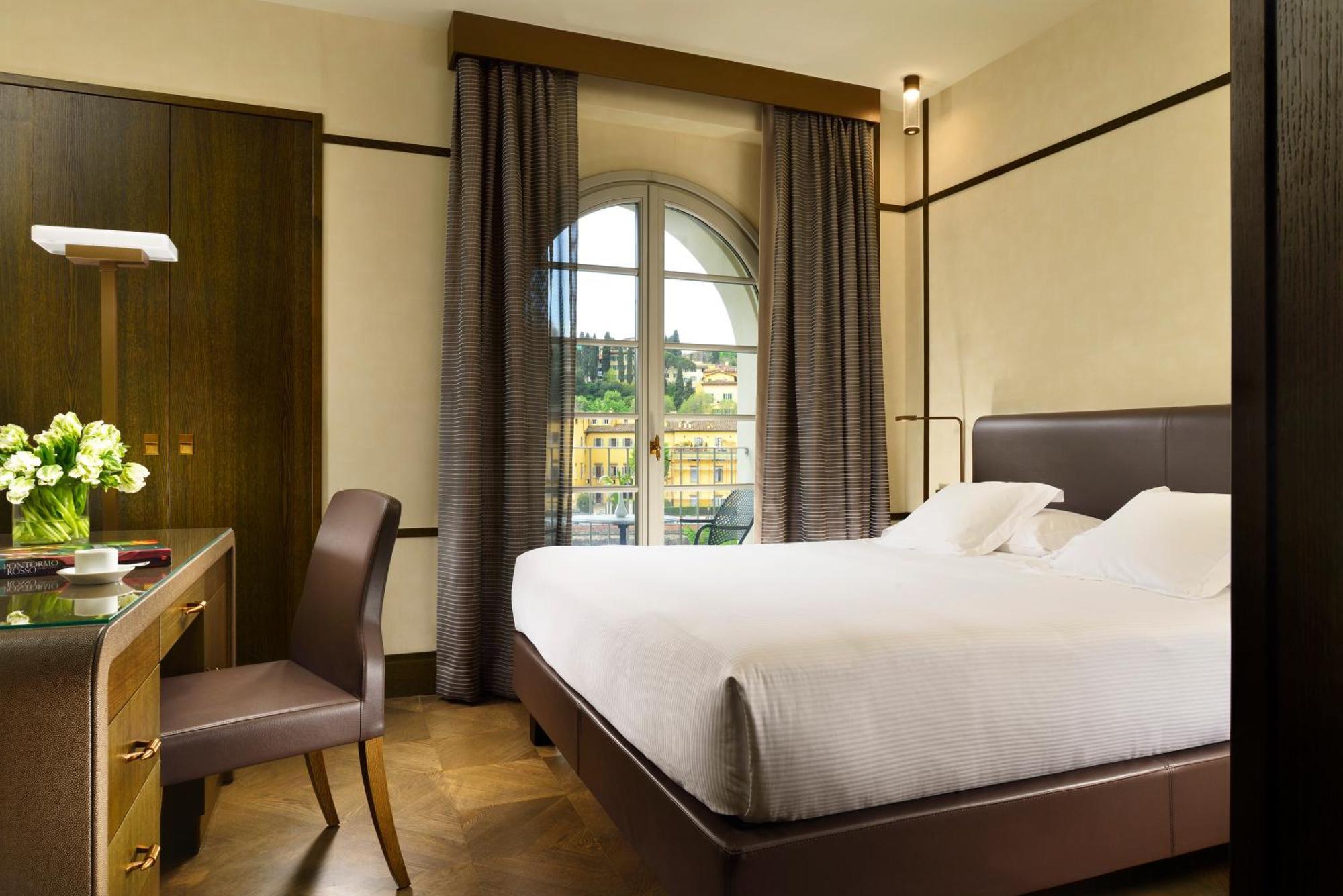 Deluxe Double or Twin Room Balcony River View
