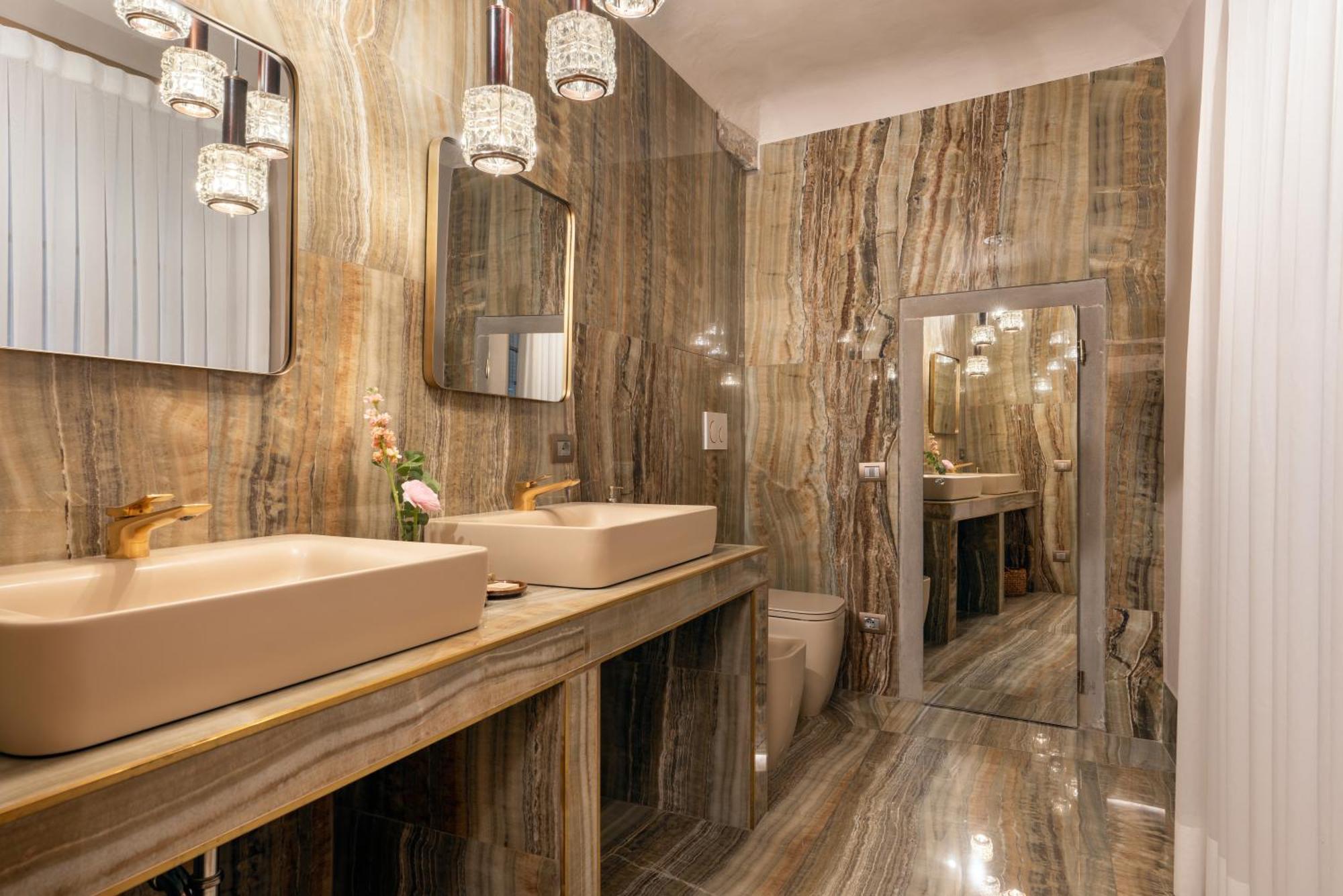 Queen Suite Spa Bath