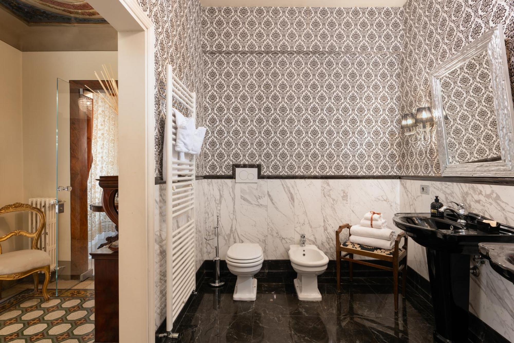 King Suite Whirlpool