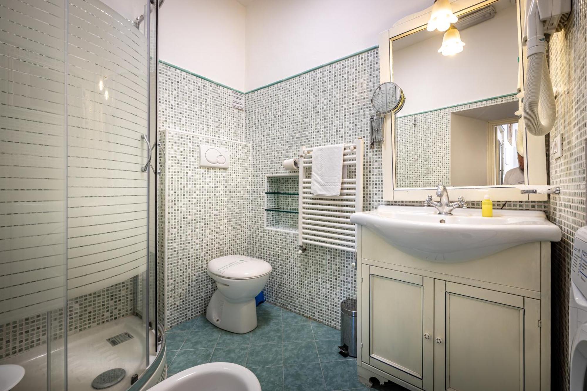 Double Room Private Bathroom