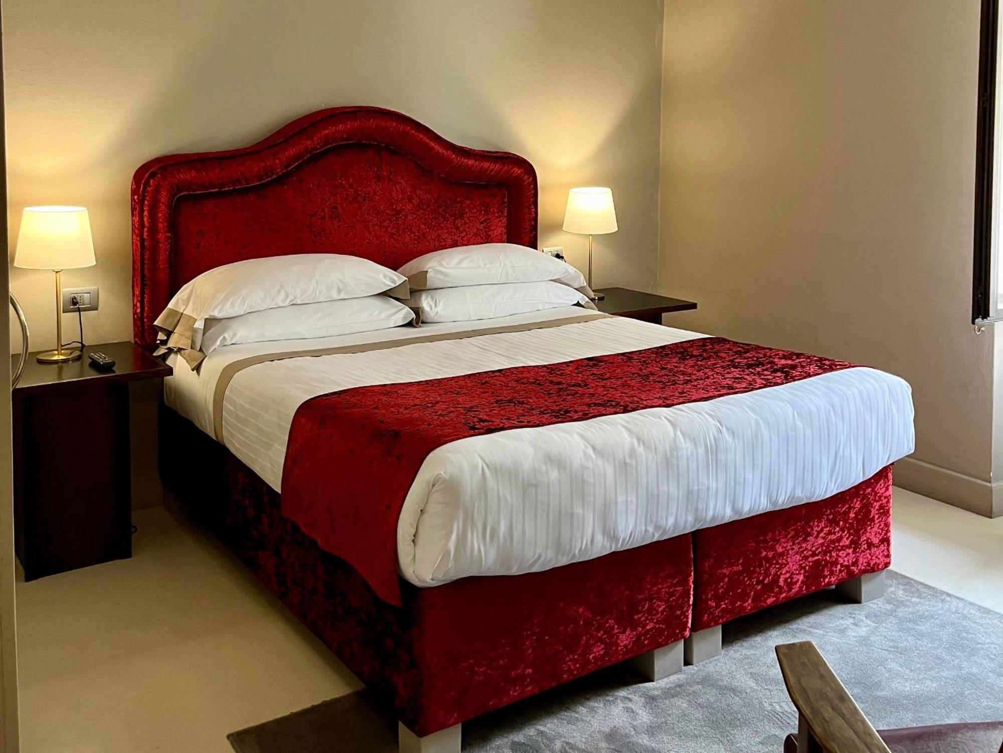 Medium Room