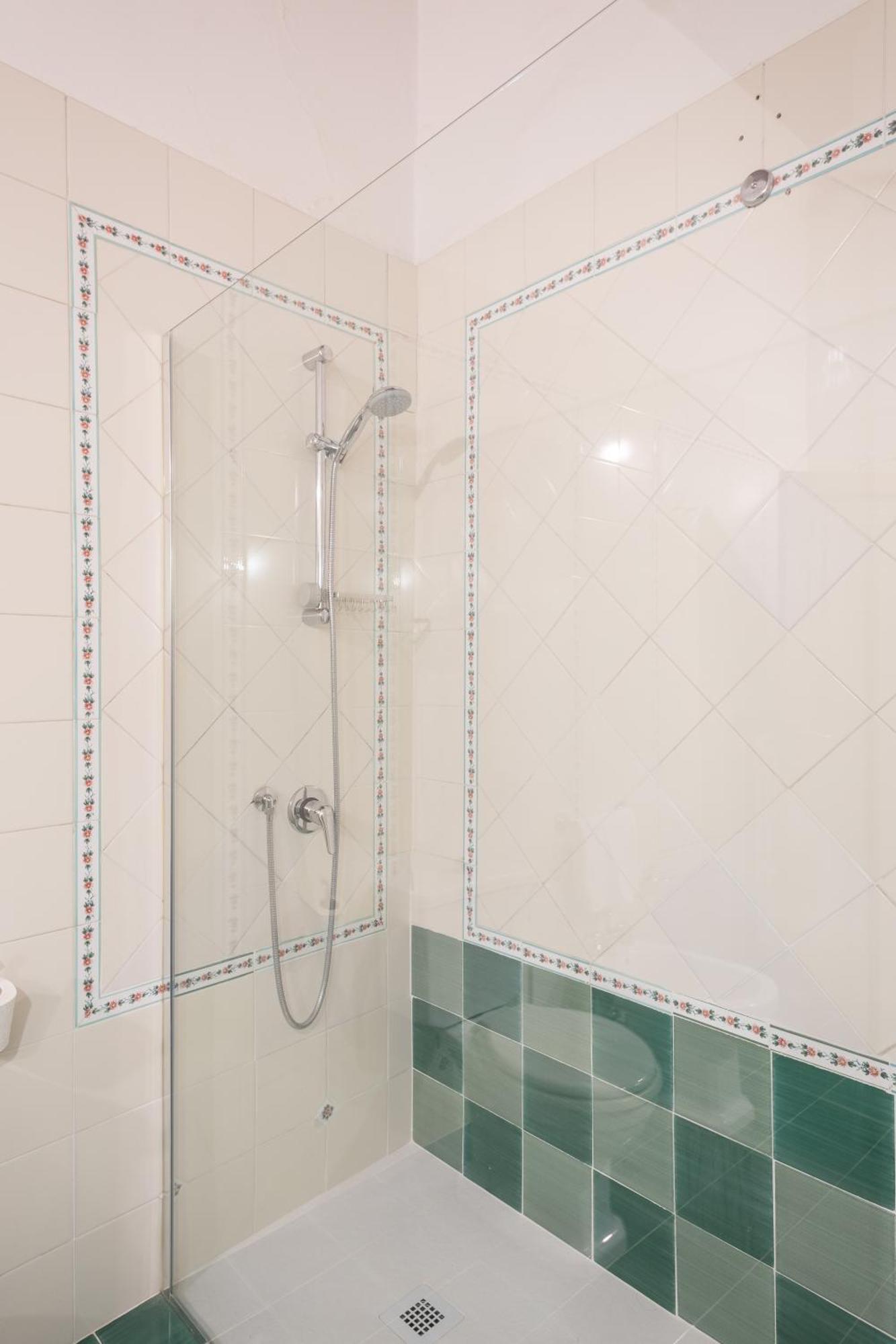 Deluxe Double or Twin Room City View