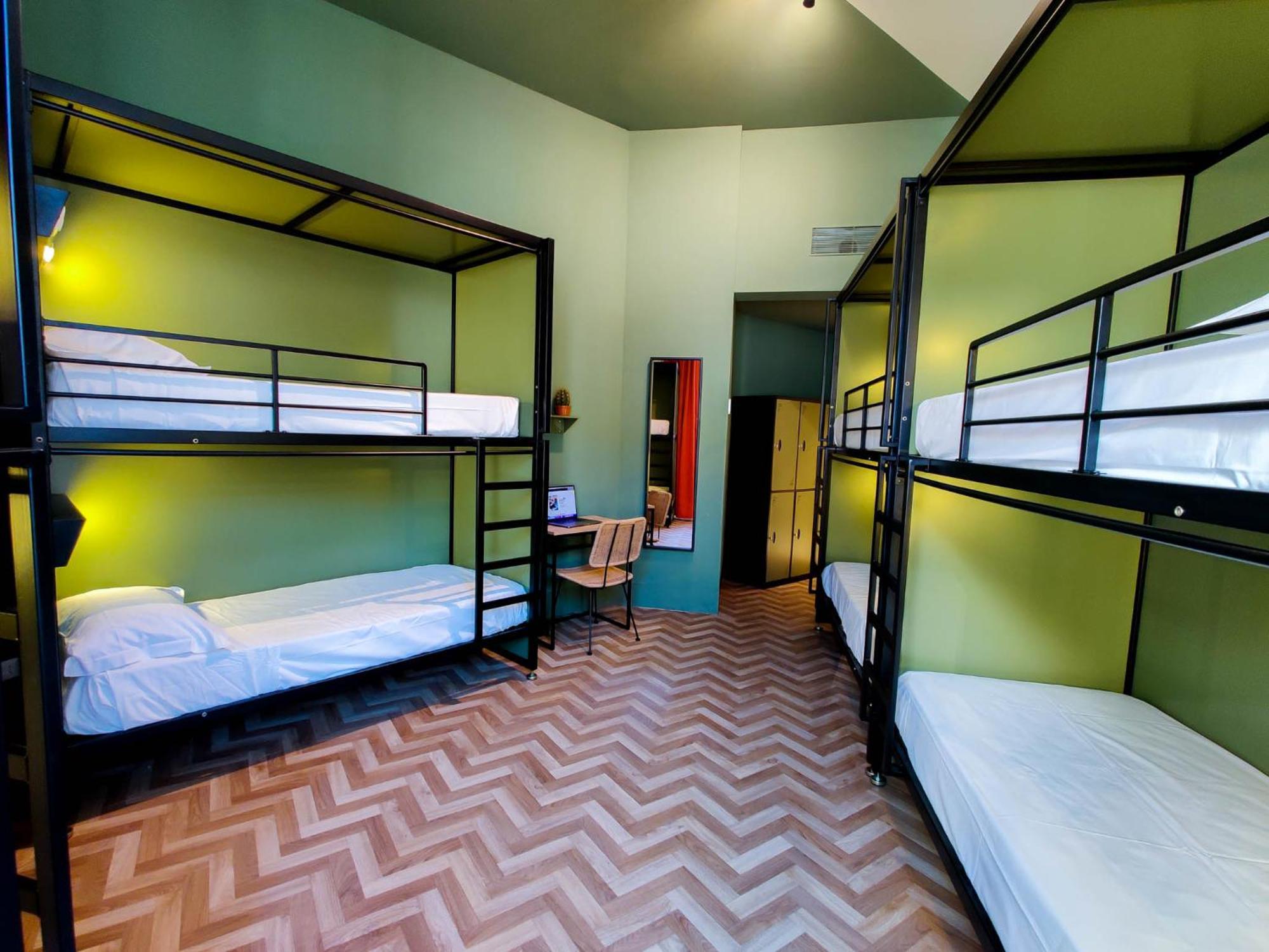 Bed 8-Bed Mixed Dormitory Room