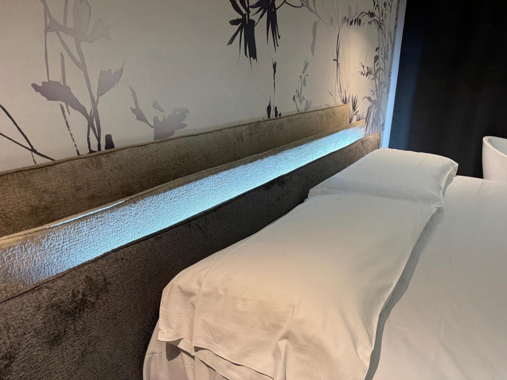 Deluxe Suite Spa Bath