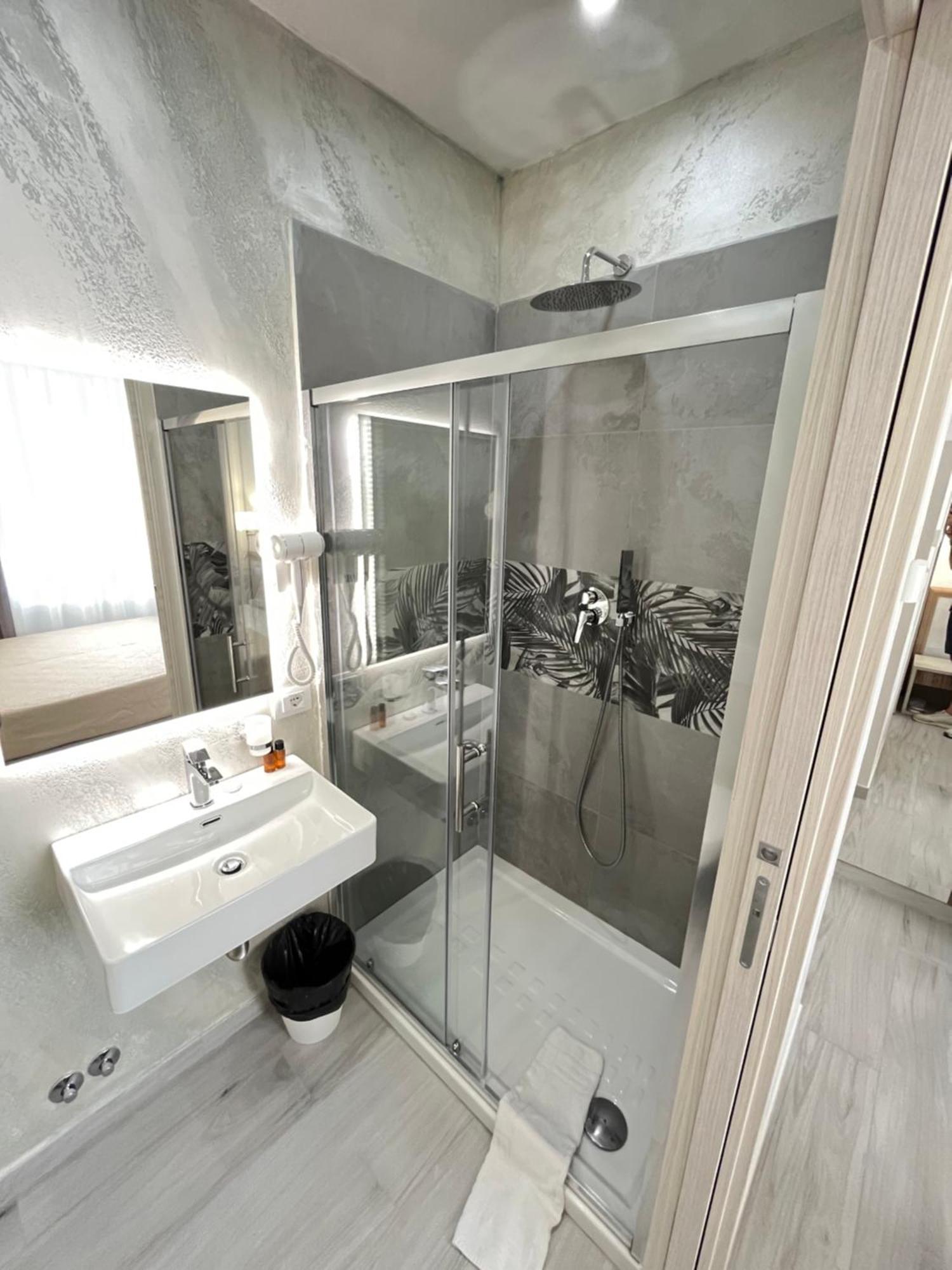Deluxe Double or Twin Room City View