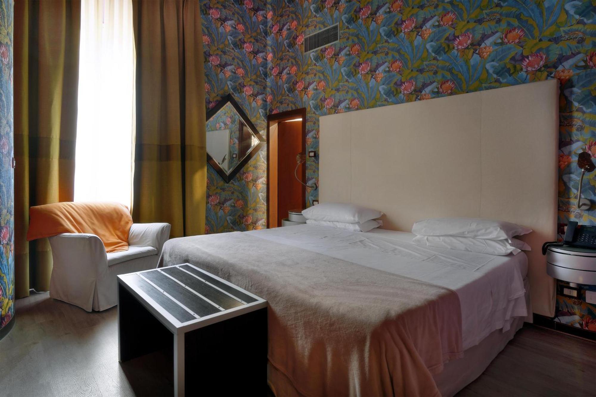 Standard Queen Room