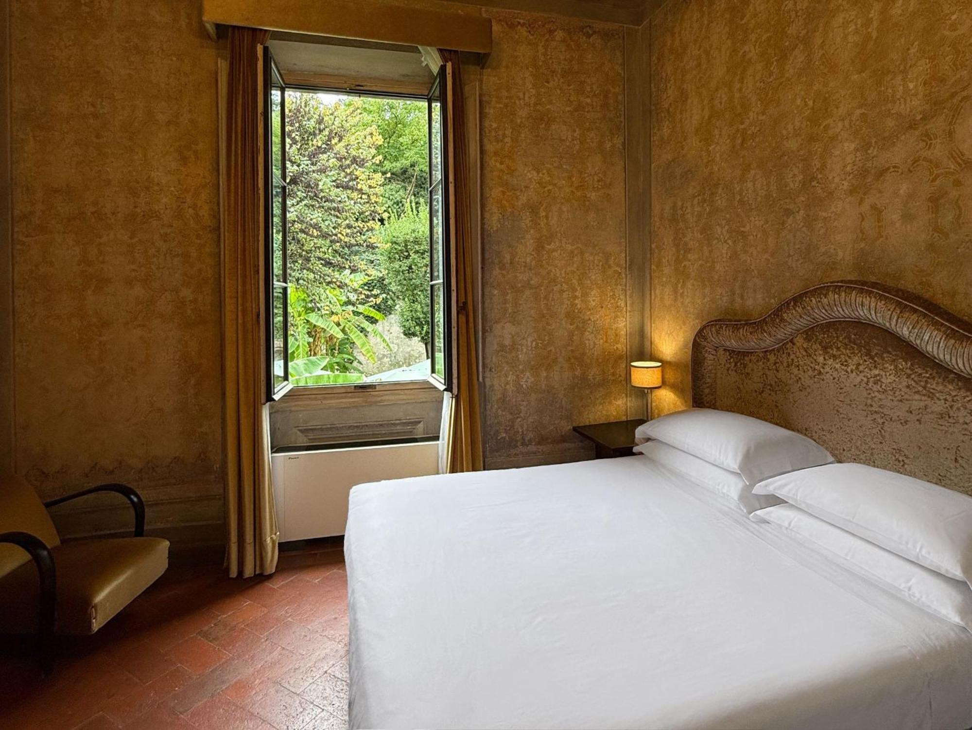 Medium Room