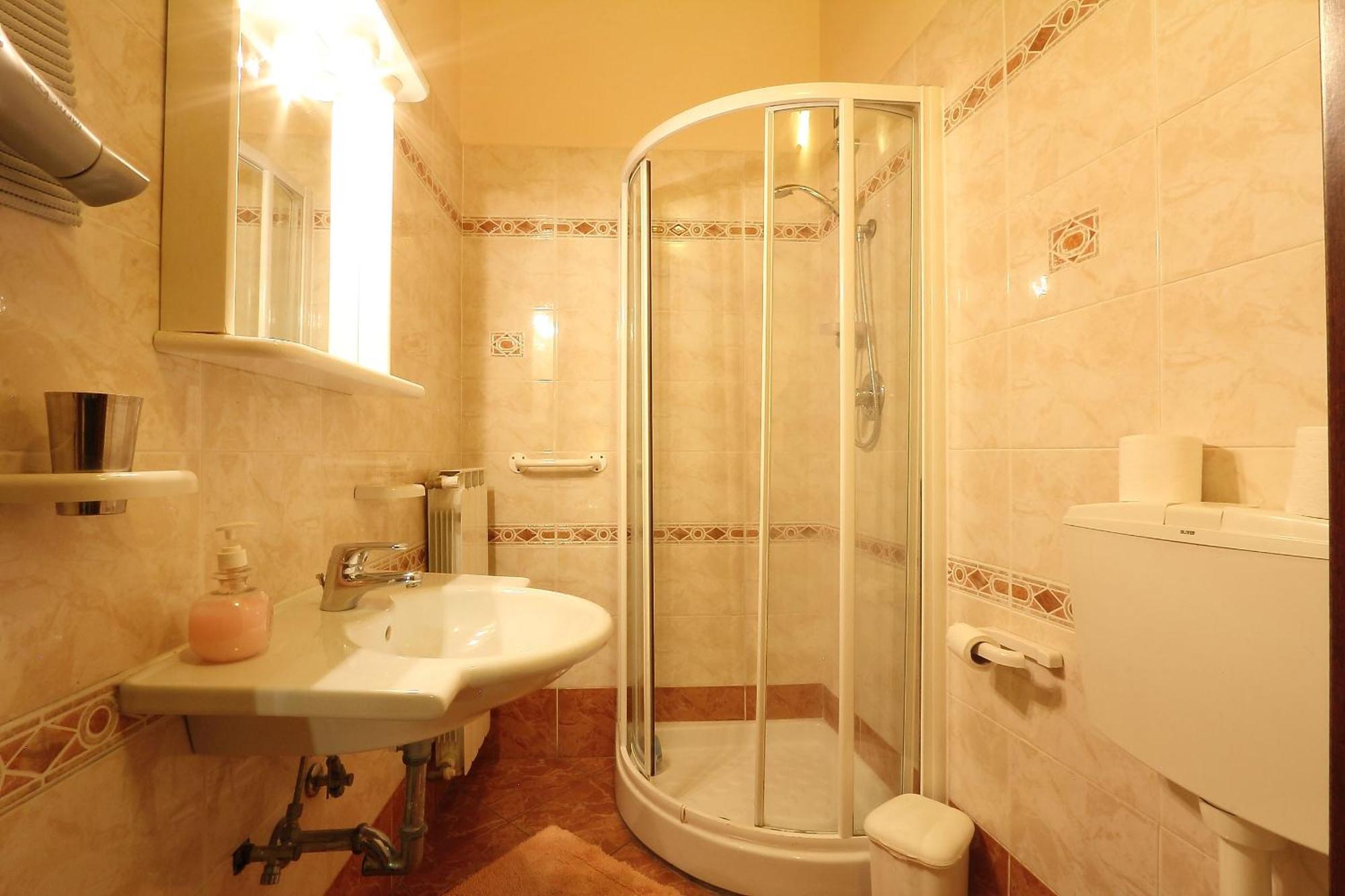 One-Bedroom Apartment,960003391:JPEG