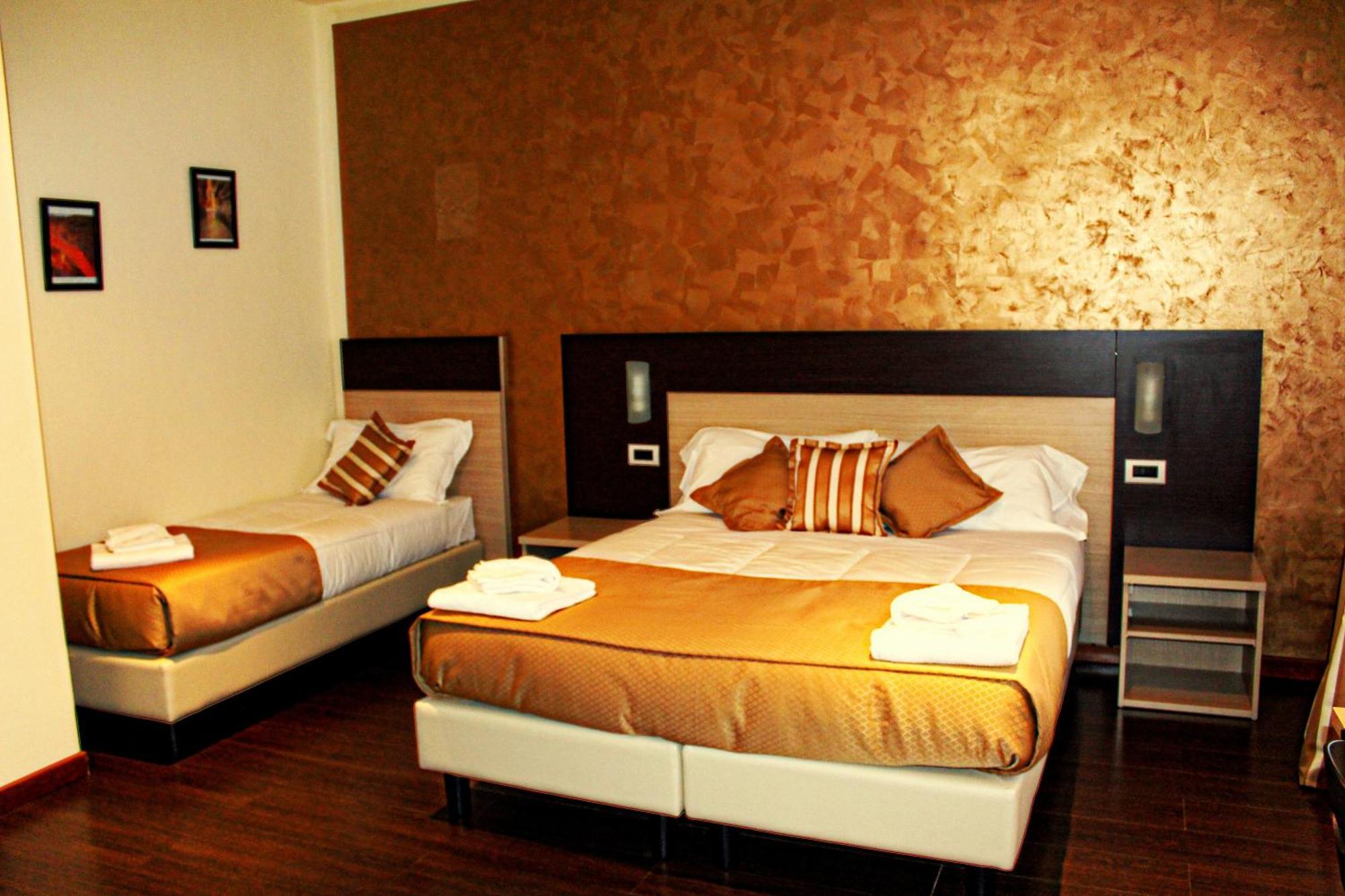 Quadruple Room,702754051:JPEG