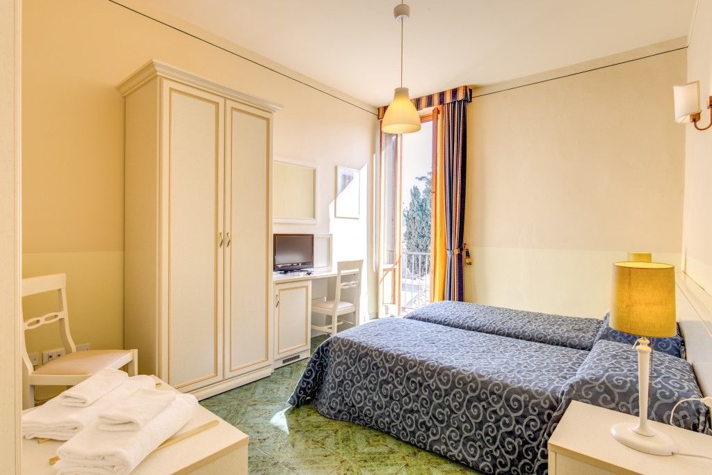 Double or Twin Room Private Bathroom