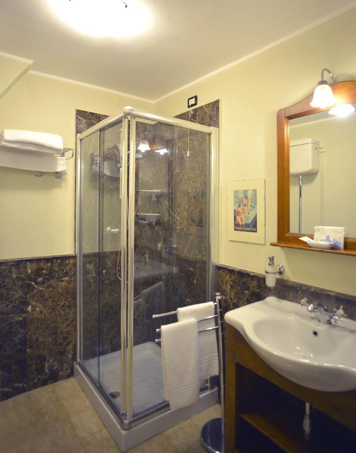 Camera Tripla Deluxe con Bagno Privato
