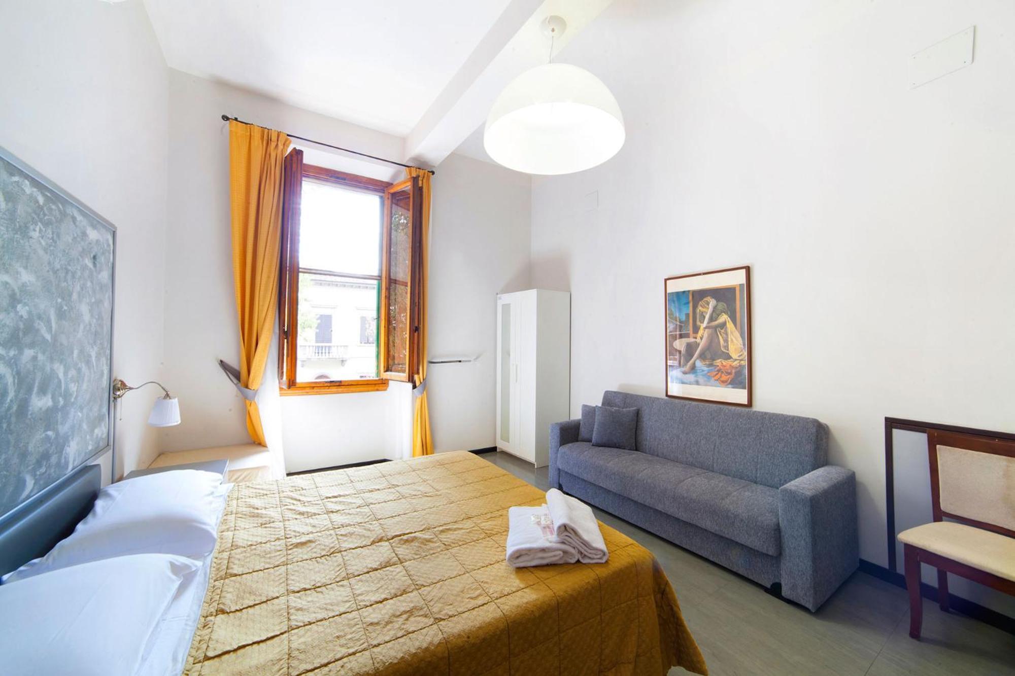 Camera Tripla con Bagno in Comune