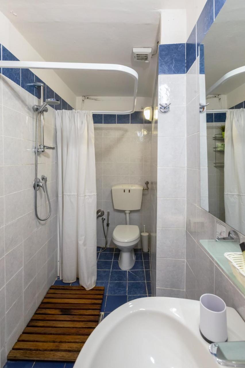 Basic Double Room with Private External Bathroom,736561303:JPEG