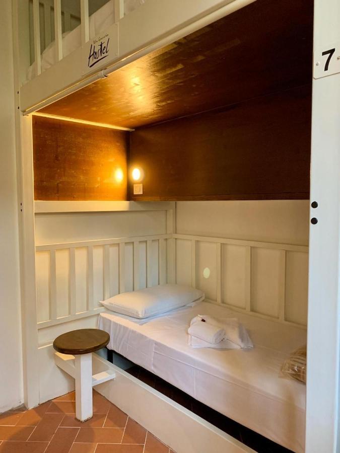 Posto Letto in Dormitorio Femminile