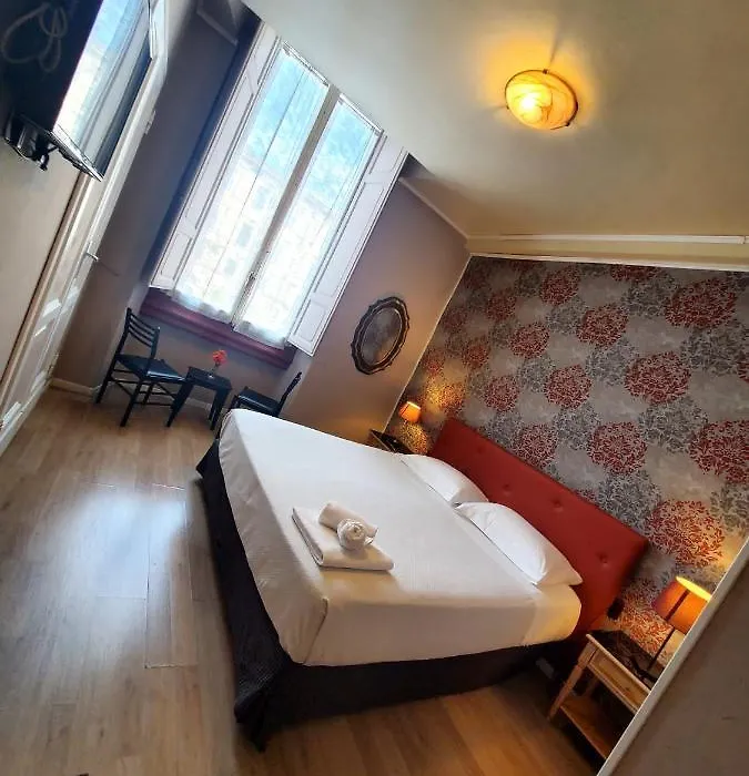 Hotel Fedora-1
