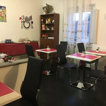 Mia Palace-2
